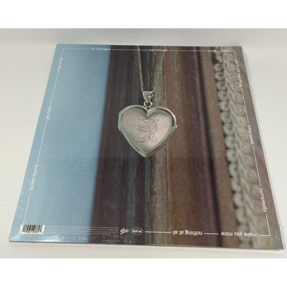 Madison Beer Locket Limited Edition Black Vinyl + Signed Insert Card - Picture 4 of 5